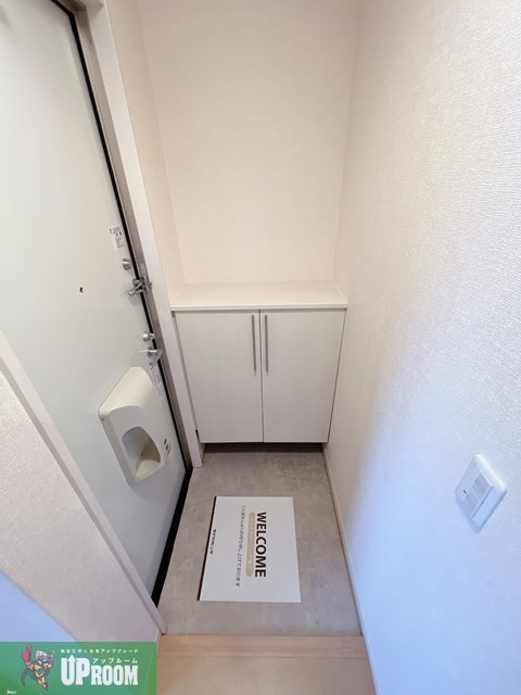 ファミール江川の玄関