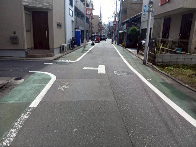 小山2丁目　建築条件無し売地の前面道路含む現地写真
