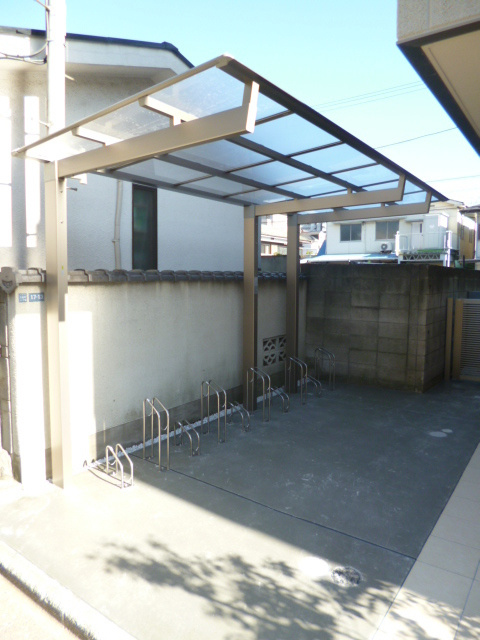 サンライズコートのその他共用部分|屋根付き駐輪場