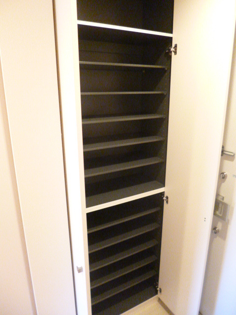 サンライズコートの玄関|靴箱