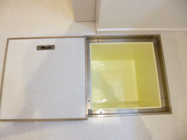 サンライズコートのその他|床下収納