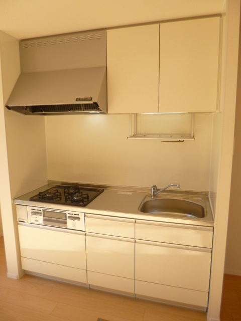 サンライズコートのキッチン|3口グリル付キッチン