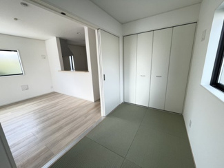 【トイレ】 | 新築アーネストワン　4LDK　松並第二　①号棟　 | ※類似物件の写真です
※現在建築中のため、類似の完成物件のご案内が可能です