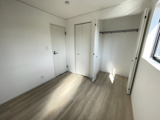 【洋室】 | 新築アーネストワン　4LDK　松並第二　①号棟　 | ※類似物件の写真です
※現在建築中のため、類似の完成物件のご案内が可能です