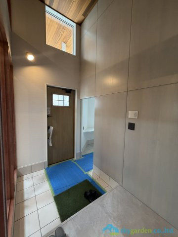小田原市南町　新築戸建の玄関