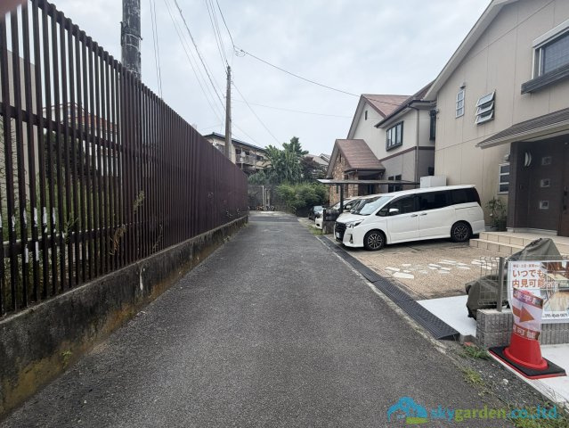 小田原市南町　新築戸建の前面道路含む現地写真