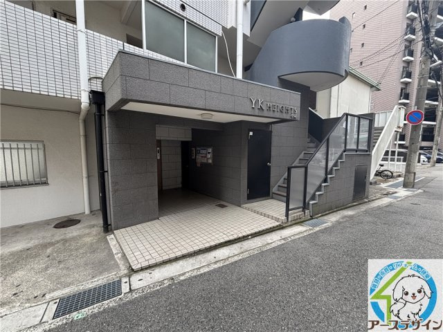 YKハイツ中崎のエントランス