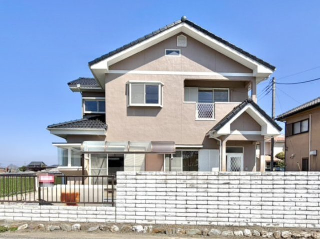【中古戸建】藤岡市上大塚の外観|■外観｜土日のご見学はもちろん、平日・夜間のご案内も大歓迎です♪「今から見たい」や「仕事終わりに見たい」にもご対応できますのでお気軽にお問い合わせください♪