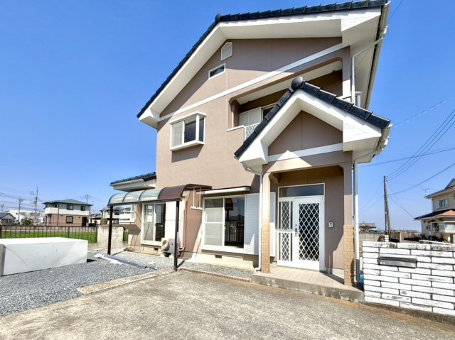 【中古戸建】藤岡市上大塚の外観|■外観|シンプルで洗練されたデザインは住まう人の色に染まり、個性を映し出します♪本日見学可能(*＾＾*)