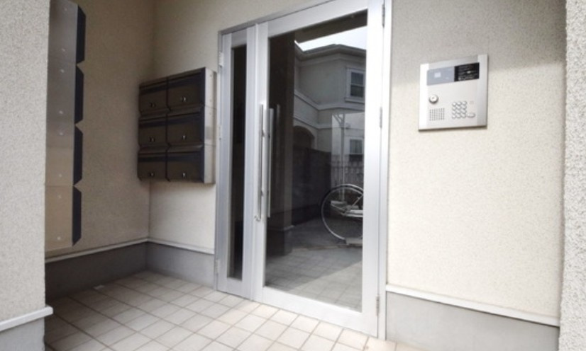ヒルズ　西片町のエントランス