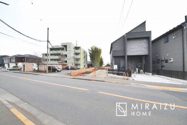 【周辺】 | 開放感のある、閑静な住宅街に位置しています。陽の光をたっぷりと浴びながら気持ち良く生活が出来ます。夢のマイホーム、夢ではなく実現出来ます！見学・ご相談等、お気軽にご連絡下さい。