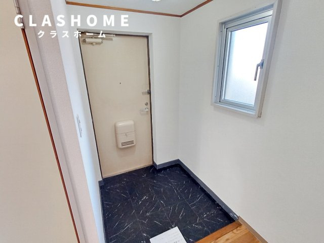 シャンピア　　　刈谷市近郊の賃貸はクラスホームの玄関|同物件の別部屋になります。