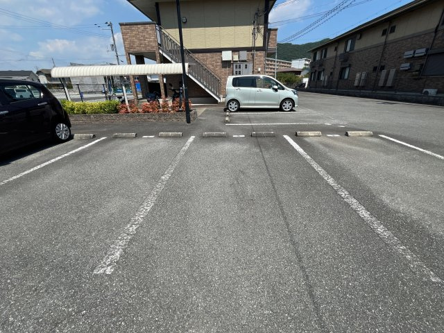 メゾン　ルエ西蒲田の駐車場