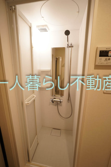 【シャワールーム】