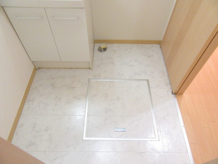 シェモアＢの玄関|同建物内別部屋の写真です。