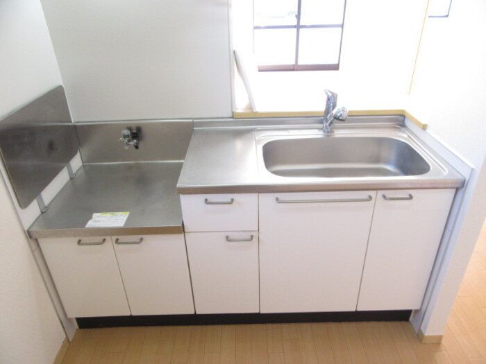 シェモアＢのキッチン|同建物内別部屋の写真です。