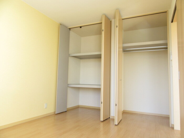 シェモアＢの収納|同建物内別部屋の写真です。