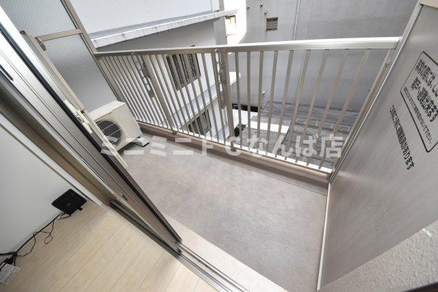 モンテノーム南堀江のバルコニー