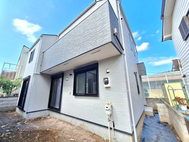 【外観】 | 練馬区南田中4丁目　新築一戸建住宅　全1棟　(成増店） | 通勤・通学に便利な2路線2駅利用可
