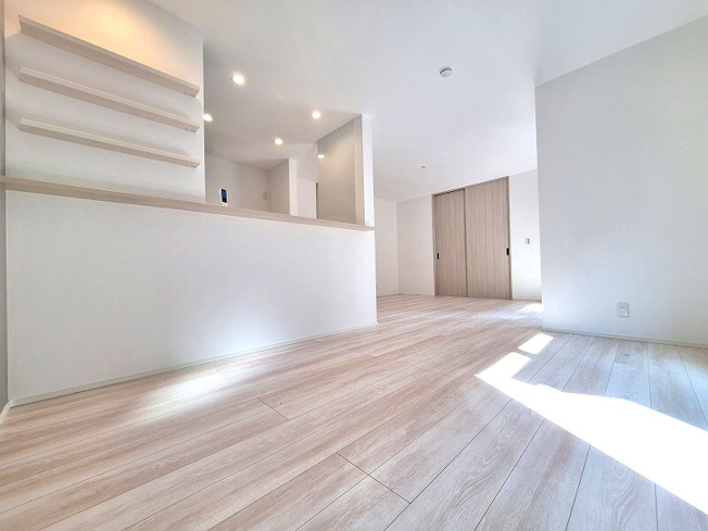 【外観】 | 練馬区南田中4丁目　新築一戸建住宅　全1棟　(成増店） | 教育施設と商業施設が充実