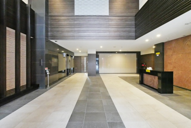 エステムコート難波WEST-SIDE Vアジュールのロビー