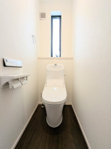 台東区東上野６丁目の戸建のトイレ|～2階 トイレ写真～