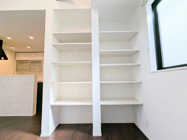 台東区東上野６丁目の戸建の収納|～リビング内 収納写真～