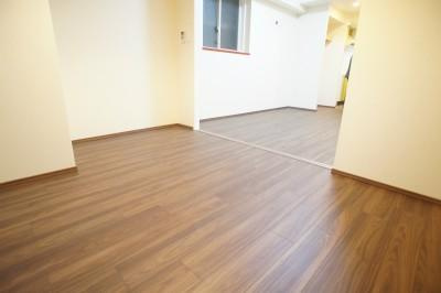 ルパピヨンＢＣの居間・リビング