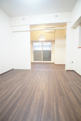 ルパピヨンＢＣの居間・リビング