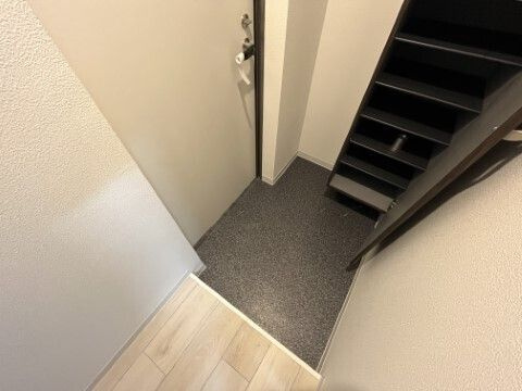 ジーメゾン春日部花積の玄関