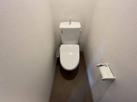 ジーメゾン春日部花積のトイレ