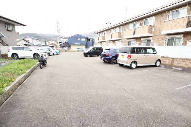 リバーラックディライトの駐車場