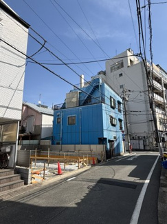 【前面道路含む現地写真】