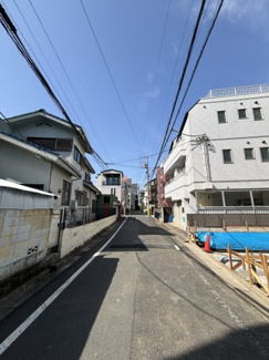 【前面道路含む現地写真】