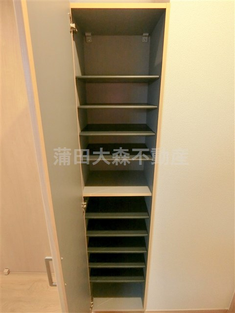 ソレイユ仲六郷の設備|玄関収納