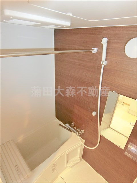 ソレイユ仲六郷の浴室