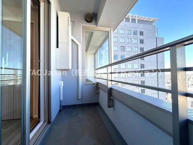 ブリリアタワー東京のバルコニー|～Balcony～
気持ちの良い風を感じながら、眺望を楽しめるプライベートバルコニー。心が癒され、明日への活力が湧いてきます。