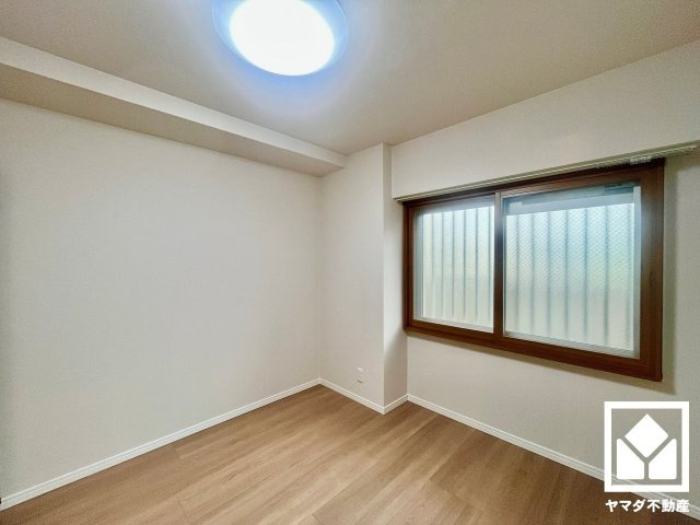 深草西浦住宅の洋室