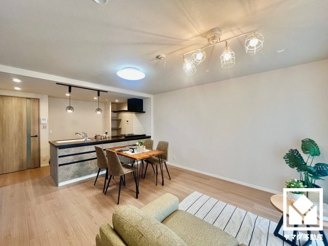 深草西浦住宅の居間・リビング