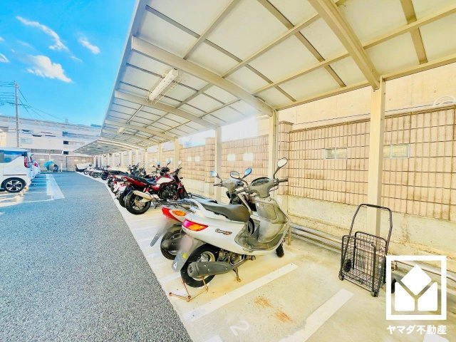 深草西浦住宅の駐輪場