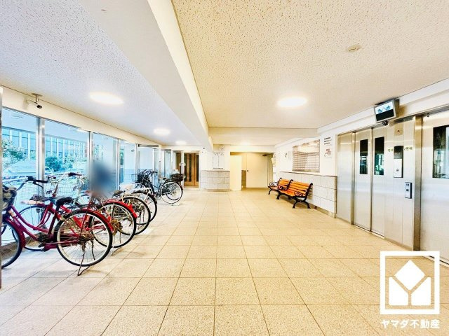 深草西浦住宅の駐輪場
