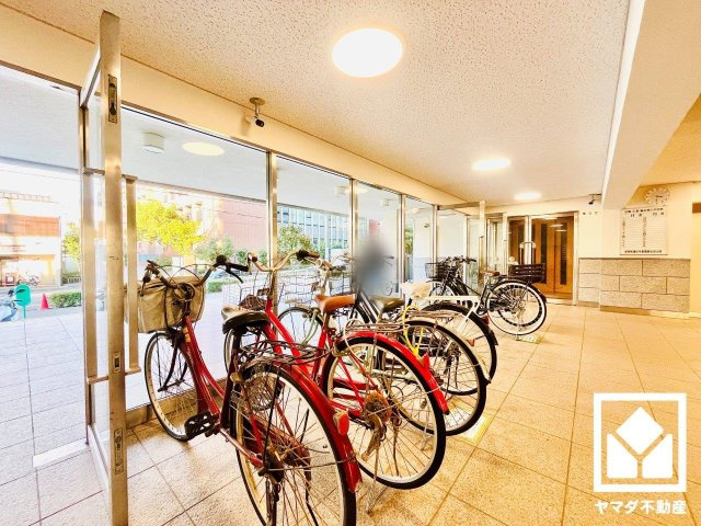 深草西浦住宅の駐輪場