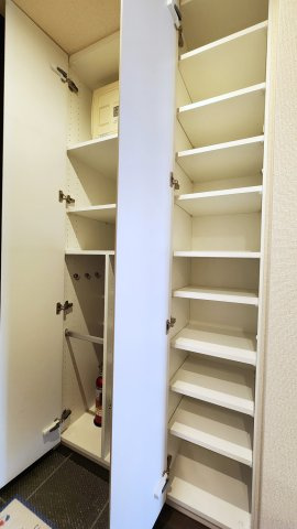 プライムメゾン浅草橋の収納|シューズクロゼット