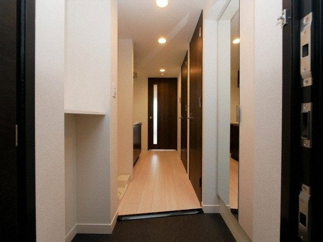 プレサンスOSAKA DOMECITYスクエアの玄関