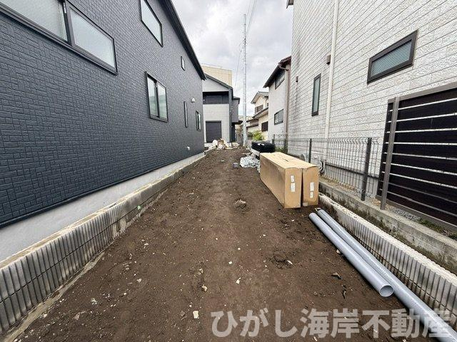平塚市四之宮2丁目　新築戸建　全２棟の駐車場|6月15日撮影　外構工事中　駐車スペース