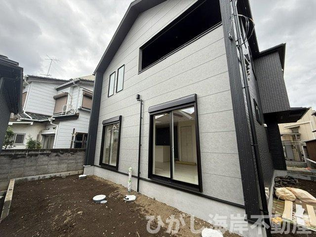 平塚市四之宮2丁目　新築戸建　全２棟の外観|6月15日撮影　外構工事中　現地外観