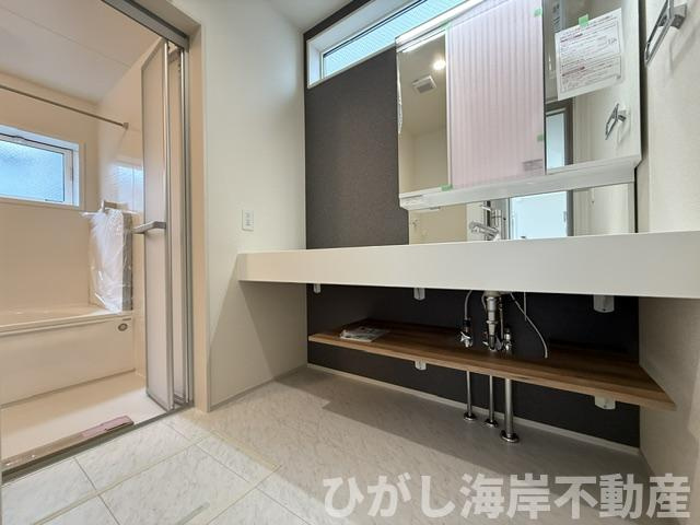 平塚市四之宮2丁目　新築戸建　全２棟の脱衣所|脱衣スペース