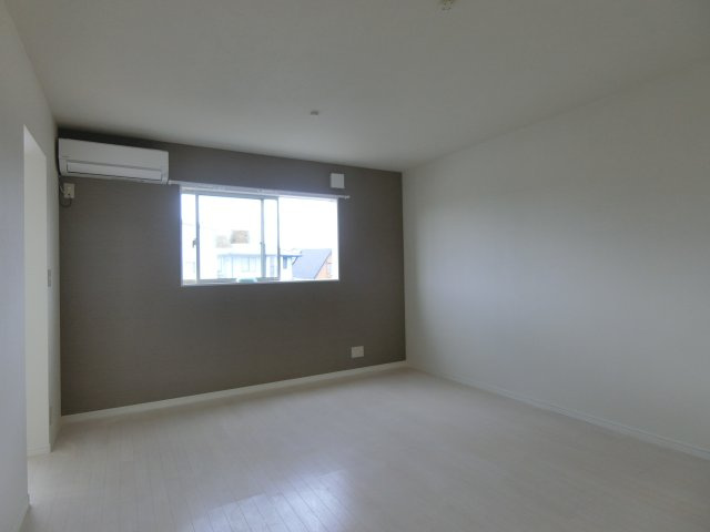 売りアパート（インクルー）の洋室