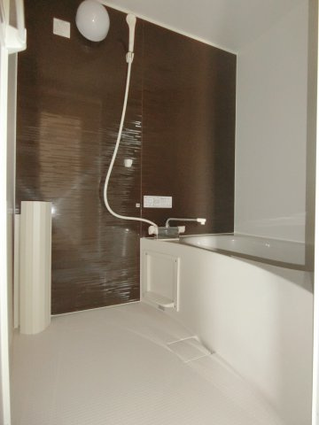 売りアパート（インクルー）の浴室