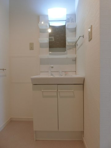 売りアパート（インクルー）の独立洗面台